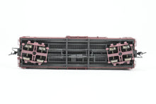 Load image into Gallery viewer, HOn3 Blackstone Models D&RGW - Denver & Rio Grande Western 30' Box Car Flying Grande Herald No. 3028