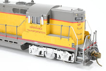 Load image into Gallery viewer, HO Brass Oriental Limited UP - Union Pacific EMD GP9 1750 HP w/ 4 36” Fans Non-Dynamic Brake Version C/P #207