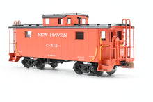 Load image into Gallery viewer, HO Brass OMI - Overland Models, Inc. NH - New Haven NE-5 Steel Caboose FP #C-512