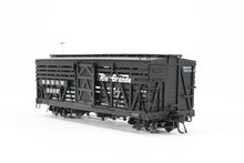 Load image into Gallery viewer, HOn3 Blackstone Models D&RGW - Denver & Rio Grande Western 5500 Series 30' Double Deck Stock Car Flying Grande Herald No. 5609
