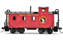 Load image into Gallery viewer, HO Brass Lambert GN - Great Northern #924 Wood Caboose CP X391
