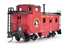 Load image into Gallery viewer, HO Brass Lambert GN - Great Northern #924 Wood Caboose CP X391