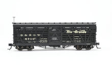 Load image into Gallery viewer, HOn3 Blackstone Models D&RGW - Denver & Rio Grande Western 5500 Series 30' Double Deck Stock Car Flying Grande Herald No. 5710