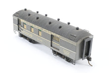 Load image into Gallery viewer, HO Brass Ken Kidder SP - Southern Pacific Harriman 39’6” RPO Custom Painted TTG No. 4239