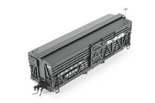 Load image into Gallery viewer, HOn3 Blackstone Models D&RGW - Denver & Rio Grande Western 30' Stock Car Flying Grande No. 5575
