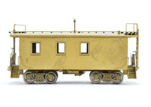 Load image into Gallery viewer, HO Brass Oriental Limited GN - Great Northern 25 Foot Yard Service Caboose