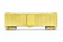 Load image into Gallery viewer, HO Brass OMI - Overland Models, Inc. PRR - Pennsylvania Railroad X-28 Boxcar w/ Corrugated Doors Plain Ends