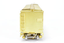 Load image into Gallery viewer, HO Brass OMI - Overland Models, Inc. PRR - Pennsylvania Railroad X-28 Boxcar w/ Corrugated Doors Plain Ends