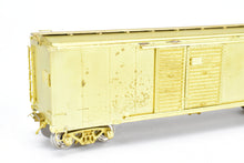 Load image into Gallery viewer, HO Brass OMI - Overland Models, Inc. PRR - Pennsylvania Railroad X-28 Boxcar w/ Corrugated Doors Plain Ends