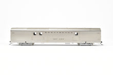 Load image into Gallery viewer, HO Brass Oriental Limited WP/D&RGW/CB&Q California Zephyr Baggage "Silver Coyote"