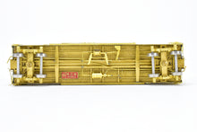 Load image into Gallery viewer, HO Brass OMI - Overland Models, Inc. PRR - Pennsylvania Railroad X-28 Boxcar w/ Corrugated Doors Plain Ends