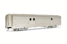 Load image into Gallery viewer, HO Brass Oriental Limited WP/D&RGW/CB&Q California Zephyr Baggage "Silver Coyote"