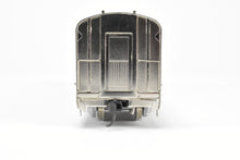 Load image into Gallery viewer, HO Brass Oriental Limited WP/D&RGW/CB&Q California Zephyr Baggage "Silver Coyote"