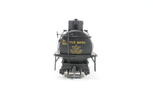 Load image into Gallery viewer, HOn3 Blackstone Models Various Roads UTLX – Union Tank Lines Narrow Frame Tank Car FP No. 12770