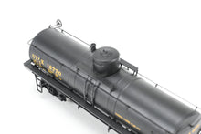 Load image into Gallery viewer, HOn3 Blackstone Models Various Roads UTLX – Union Tank Lines Narrow Frame Tank Car FP No. 12770