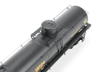 Load image into Gallery viewer, HOn3 Blackstone Models Various Roads UTLX – Union Tank Lines Narrow Frame Tank Car FP No. 12770
