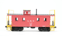 Load image into Gallery viewer, HO Brass DVP - Division Point L&N - Louisville & Nashville 32' Wood Caboose "Little Woody" FP No. 119
