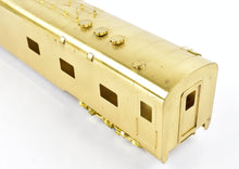 Load image into Gallery viewer, O Brass Sunset Models NYC - New York Central Diner With Trucks