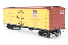 Load image into Gallery viewer, Gauge 1 - 1:32nd Scale Brass Eastern Railways PFE - Pacific Fruit Express R-30-12 Reefer Factory Painted Road Number 15922 No. 27 of 45