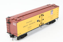 Load image into Gallery viewer, Gauge 1 - 1:32nd Scale Brass Eastern Railways PFE - Pacific Fruit Express R-30-12 Reefer Factory Painted Road Number 15922 No. 27 of 45