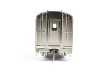 Load image into Gallery viewer, HO Brass Oriental Limited CB&Q/D&RGW/WP California Zephyr Coach "Silver Maple"