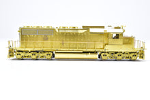 Load image into Gallery viewer, HO Brass OMI - Overland Models Inc. ATSF - Santa Fe EMD SD40U #5000-5019 W/ Smoke Deflectors, W/ Extended Range Dynamic Brakes (Early Housing)