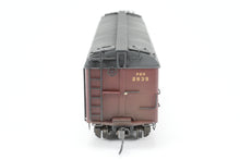 Load image into Gallery viewer, HO Brass Alco Models PRR - Pennsylvania Railroad R-50B Express Reefer Custom Painted & Weathered No. 2839