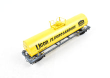 Load image into Gallery viewer, HO Brass PSC - Precision Scale Co. Various Roads 12,000 Gallon Tank Car Factory Painted Yellow Union Carbide