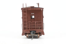 Load image into Gallery viewer, HO Brass OMI - Overland Models, Inc. NP - Northern Pacific Wood Bay Window Caboose #10506-10594 Pro-Painted No. 1546