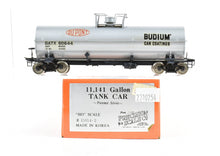 Load image into Gallery viewer, HO Brass PSC - Precision Scale Co. 11,141 Gallon Tank Car Painted Silver Dupont GATX 60644