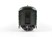 Load image into Gallery viewer, HO Brass W&R Enterprises NP - Northern Pacific Deluxe Coach #1350-1366