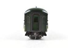 Load image into Gallery viewer, HO Brass W&R Enterprises NP - Northern Pacific Deluxe Coach #1350-1366