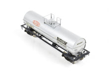 Load image into Gallery viewer, HO Brass PSC - Precision Scale Co. 11,141 Gallon Tank Car Painted Silver Dupont GATX 60644