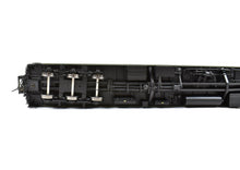 Load image into Gallery viewer, HO Brass W&R Enterprises NP - Northern Pacific Deluxe Coach #1350-1366