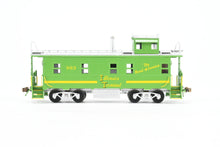 Load image into Gallery viewer, HO Brass DVP - Division Point IT - Illinois Terminal Round Roof Caboose FP No. 963