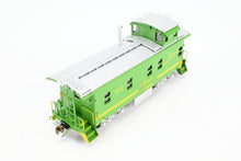 Load image into Gallery viewer, HO Brass DVP - Division Point IT - Illinois Terminal Round Roof Caboose FP No. 963