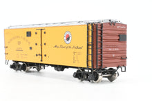 Load image into Gallery viewer, HO Brass CON CIL - Challenger Imports NP - Northern Pacific Steel Ice Refrigerator Factory Painted No. 91474