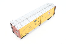 Load image into Gallery viewer, HO Brass CON CIL - Challenger Imports NP - Northern Pacific Steel Ice Refrigerator Factory Painted No. 91474