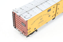 Load image into Gallery viewer, HO Brass CON CIL - Challenger Imports NP - Northern Pacific Steel Ice Refrigerator Factory Painted No. 91474