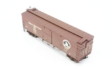 Load image into Gallery viewer, HO Brass NPP - Nickel Plate Products GN - Great Northern 40' Boxcar KC Brake Version Custom Painted and Weathered No. 3592