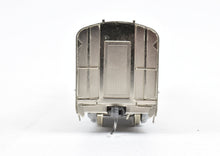 Load image into Gallery viewer, HO Brass Oriental Limited WP/D&RGW/CB&Q California Zephyr Baggage "Silver Bear"