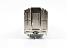 Load image into Gallery viewer, HO Brass Oriental Limited WP/D&RGW/CB&Q California Zephyr Baggage "Silver Bear"