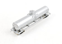 Load image into Gallery viewer, HO Brass PSC - Precision Scale Co. 16,000 Gallon Tank Car Painted Silver