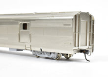 Load image into Gallery viewer, HO Brass Oriental Limited WP/D&RGW/CB&Q California Zephyr Baggage "Silver Bear"