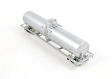 Load image into Gallery viewer, HO Brass PSC - Precision Scale Co. 16,000 Gallon Tank Car Painted Silver