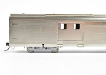 Load image into Gallery viewer, HO Brass Oriental Limited WP/D&RGW/CB&Q California Zephyr Baggage "Silver Bear"