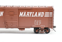 Load image into Gallery viewer, O Brass Pacific Limited WM - Western Maryland 1932 ARA Steel Boxcar w/Duryea Cushioned Underframe Pro-Painted No. 27628