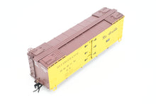 Load image into Gallery viewer, HOn3 Blackstone Models D&RGW - Denver & Rio Grande Western 30' Refrigerator Car Flying Grande Herald No 55