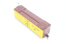 Load image into Gallery viewer, HOn3 Blackstone Models D&RGW - Denver & Rio Grande Western 30' Refrigerator Car Flying Grande Herald No 55