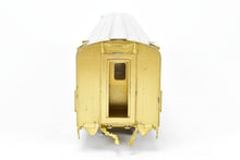 Load image into Gallery viewer, HO Brass Cascade Models GN - Great Northern 44-Seat Chair Car #1000-1007 (Ex. Union Pacific ACF 5450-5487 Series)